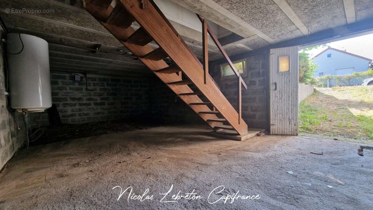 Athis de l'Orne – Pavillon de plain-pied avec sous-sol complet et beau potentiel ! - photo 16
