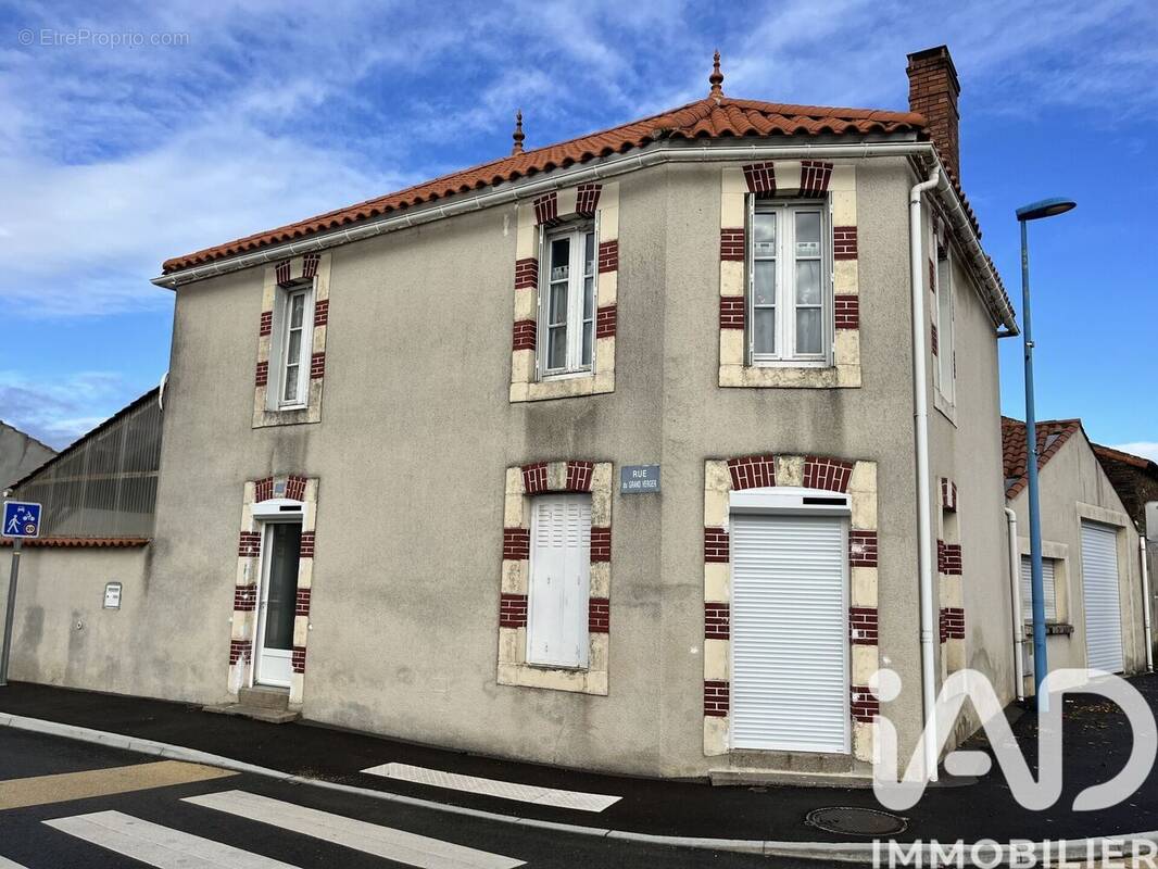 Photo 1 - Maison à CHATEAU-GUIBERT