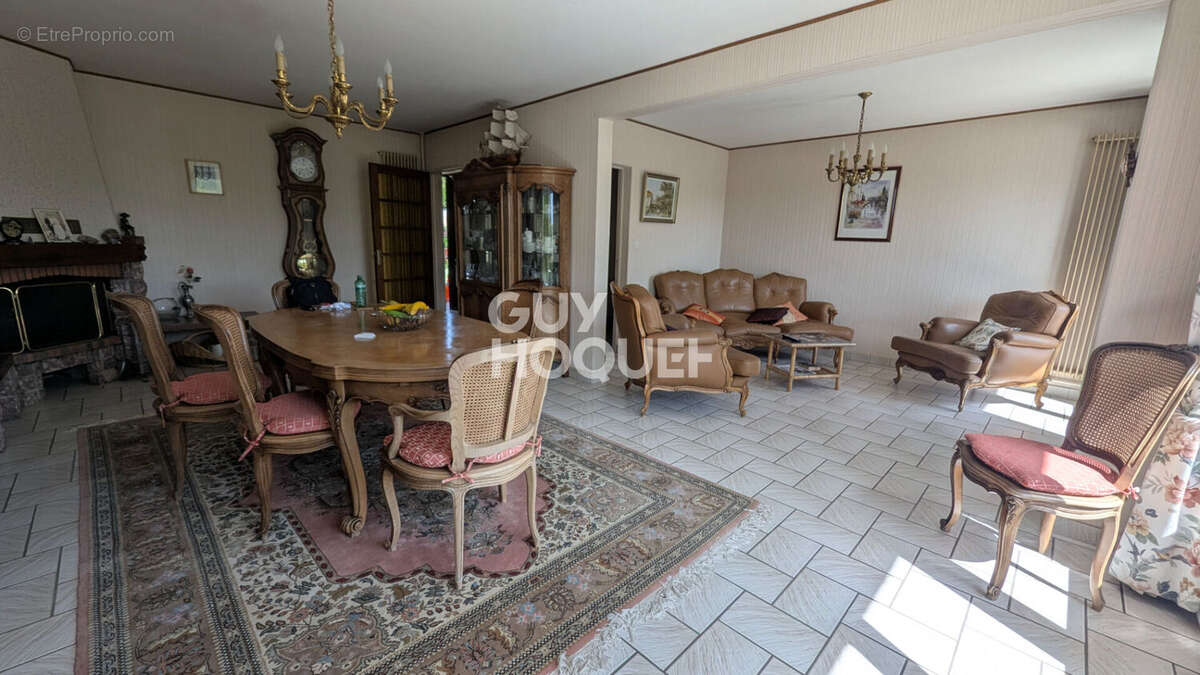 Maison à SAINT-BRIS-LE-VINEUX