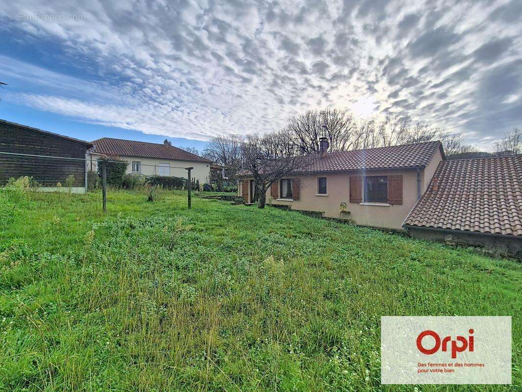 Maison à TERRASSON-LAVILLEDIEU