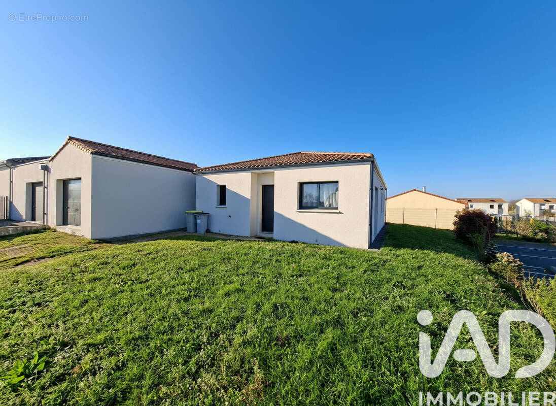 Photo 1 - Maison à FROSSAY