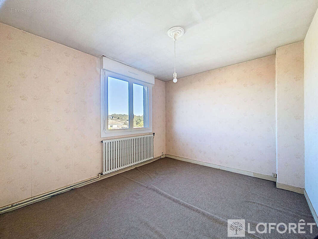 Commerce à LA ROMAGNE