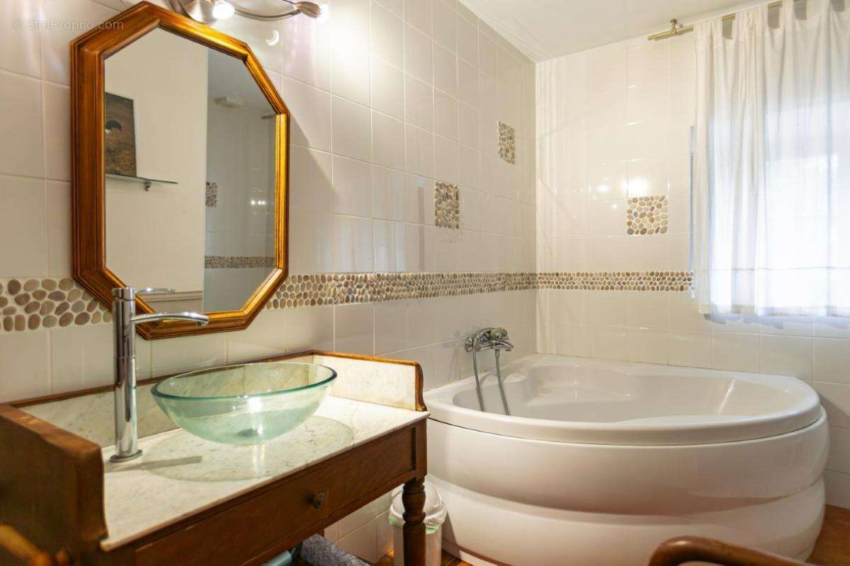 Manoir proche Penvenan  630 m2, 17 pièces, 12 chambres - photo 13