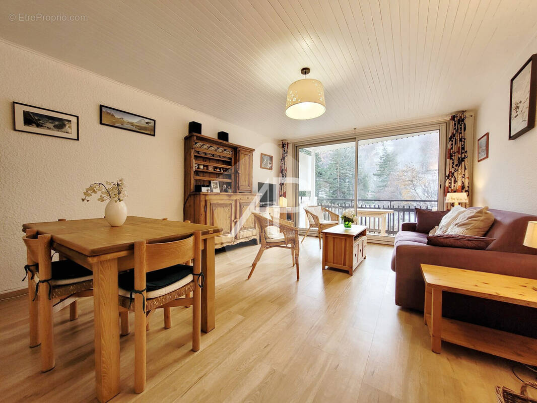 Appartement à LA SALLE-LES-ALPES