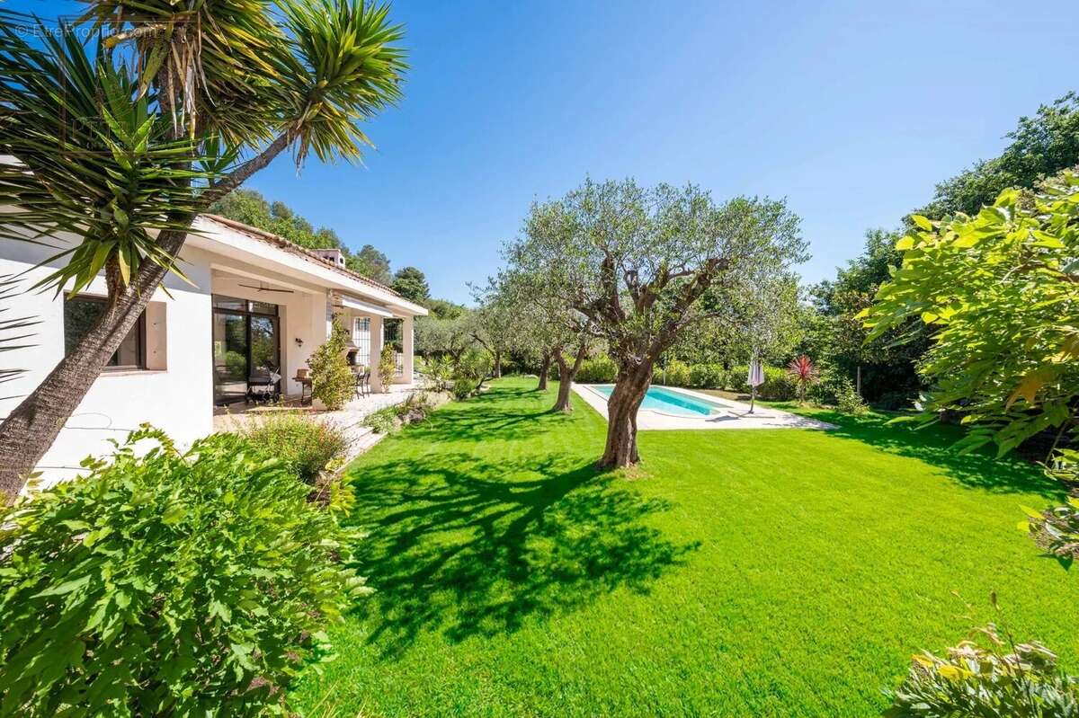 Maison à TOURRETTES-SUR-LOUP