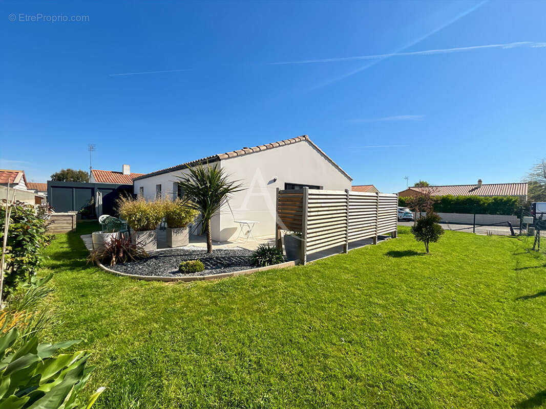 Maison à SAINT-CHRISTOPHE-DU-LIGNERON