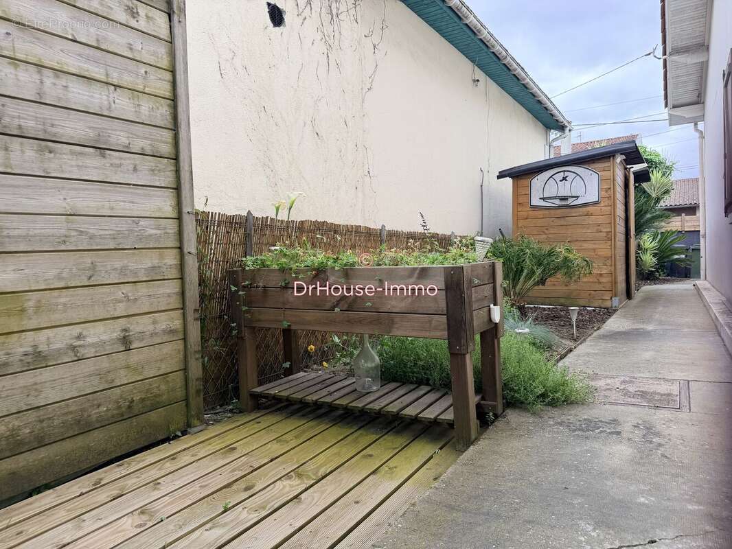Maison 136 m² à Cenon  - photo 17