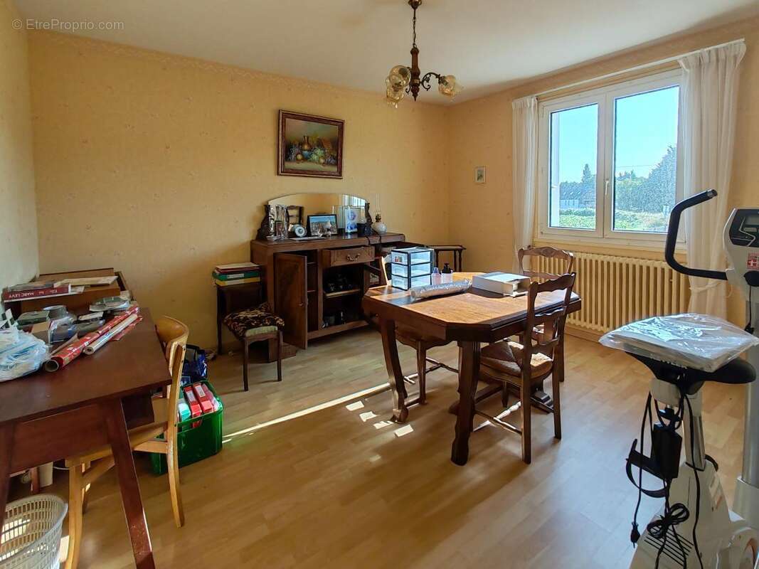 Maison à SAINT-MARTIN-DES-CHAMPS