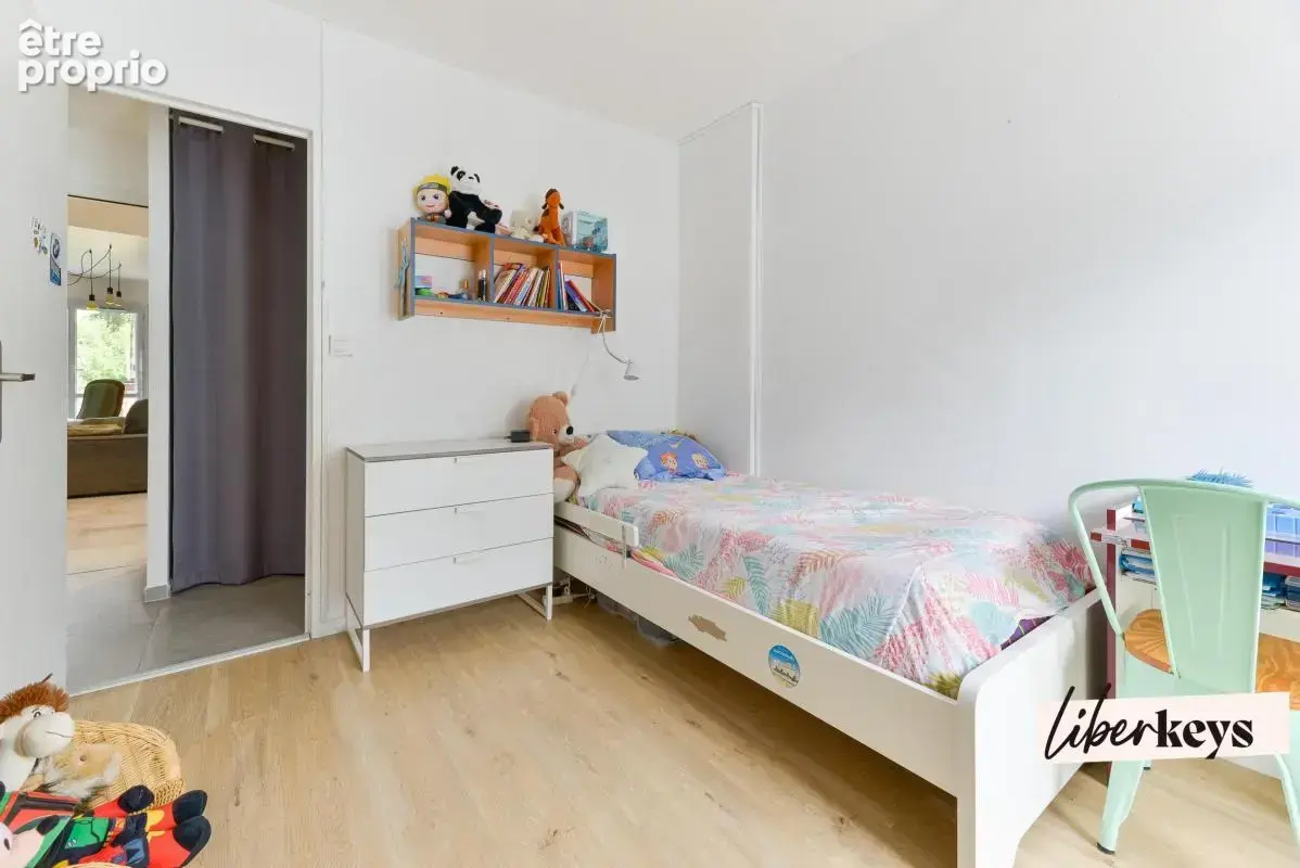 Nantes Chantenay — Grand T4 lumineux de 80 m² avec balcon, garage et 3 chambres - photo 6