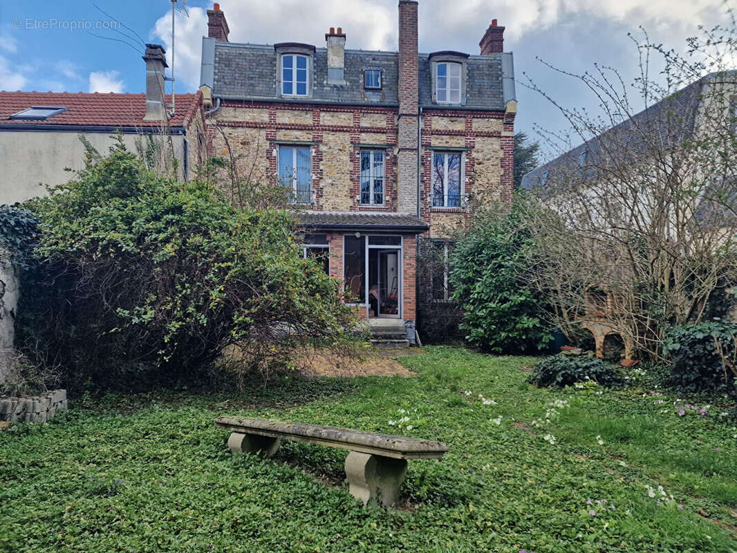 Maison à DEUIL-LA-BARRE