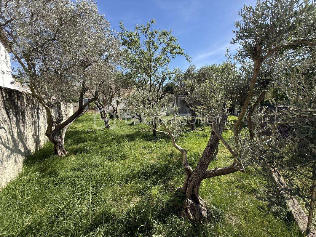 Propriété d'Exception - Quartier Résidentiel de PÉLISSANNE (DEPT13) - Villa Type 8 - 170 m2 - Terrain Arboré,Sécurisé - 1500M2 - - photo 24