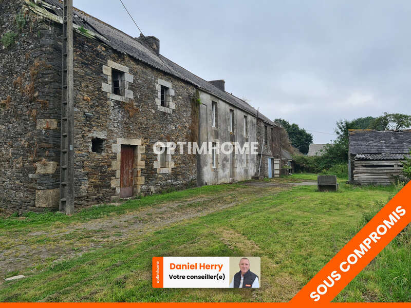 Maison à LAMPAUL-GUIMILIAU