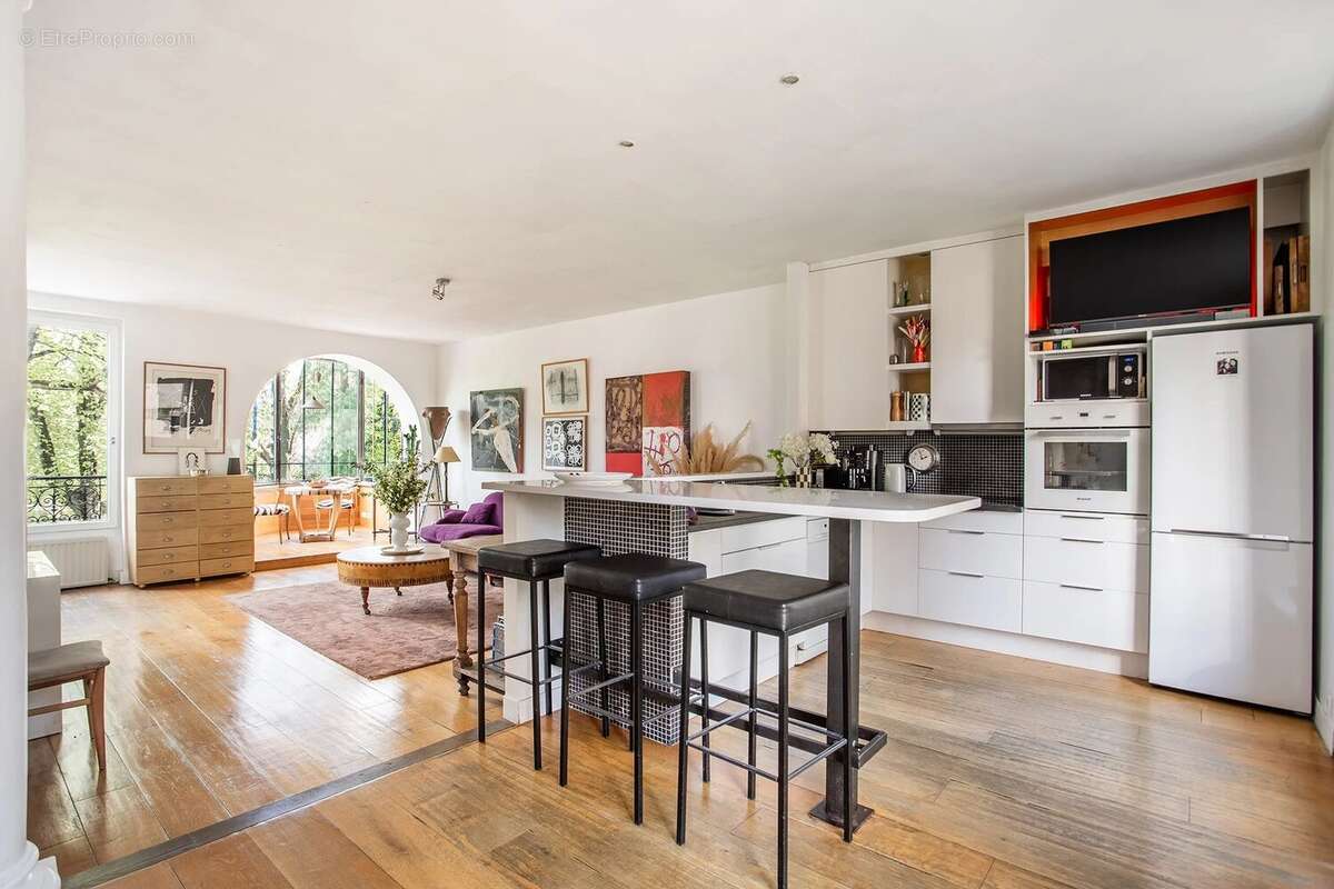 Appartement à PARIS-14E