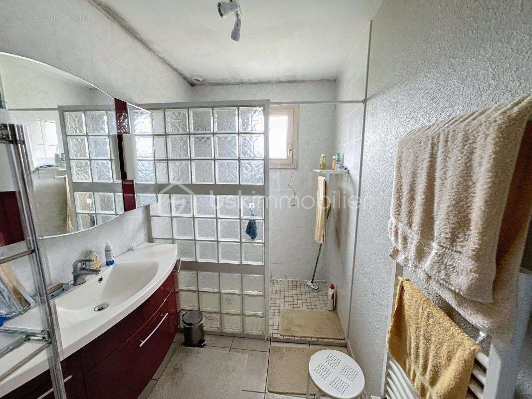 Maison au Centre d'Aubigné - Opportunité d'Investissement Exceptionnelle - photo 7