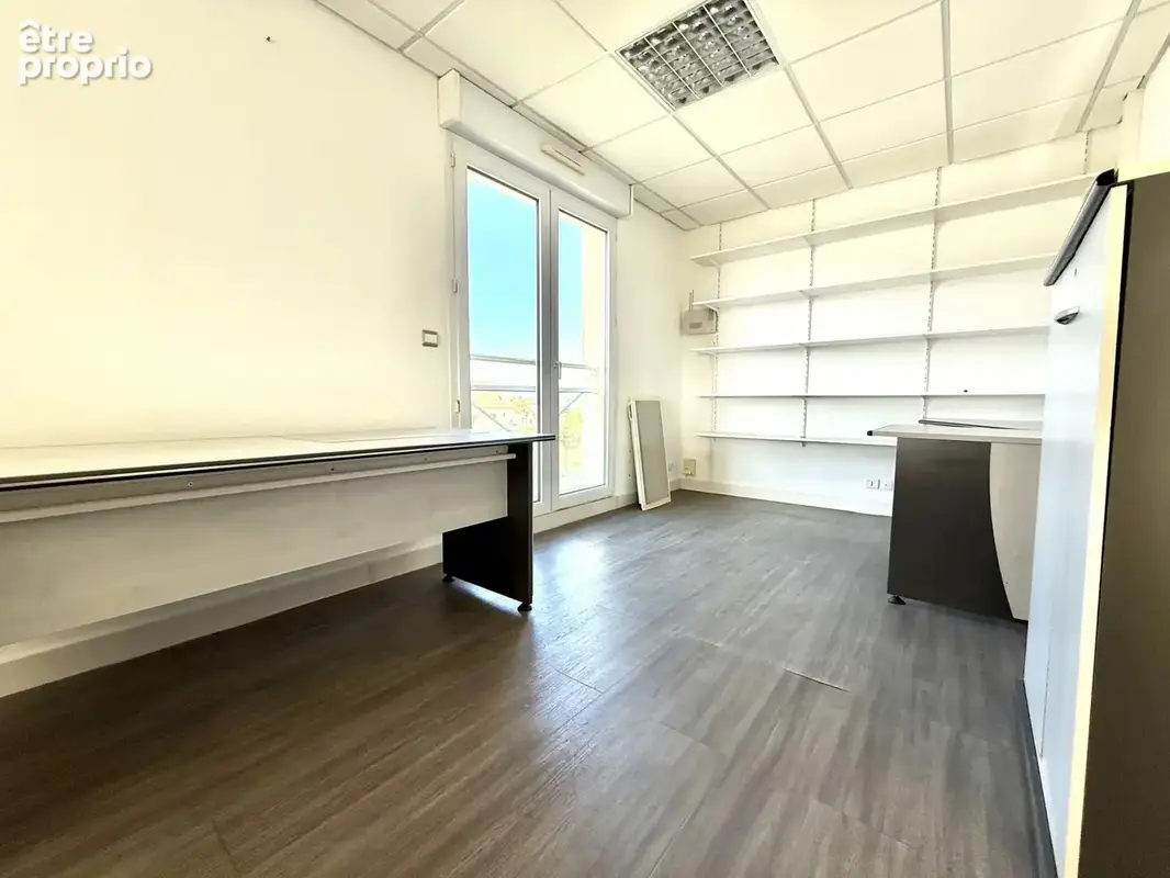 Local professionnel de 380 m2 avec Terrain et Parking - photo 14