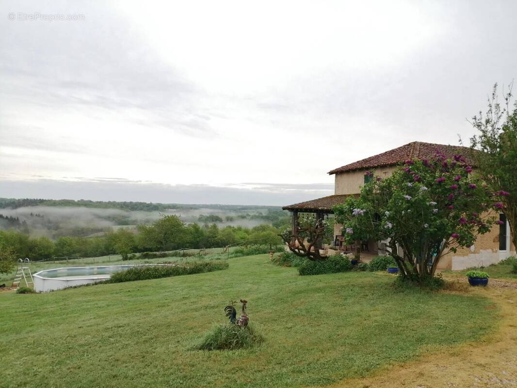 Maison à MILLAC