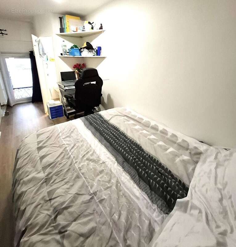 Appartement à CHARENTON-LE-PONT