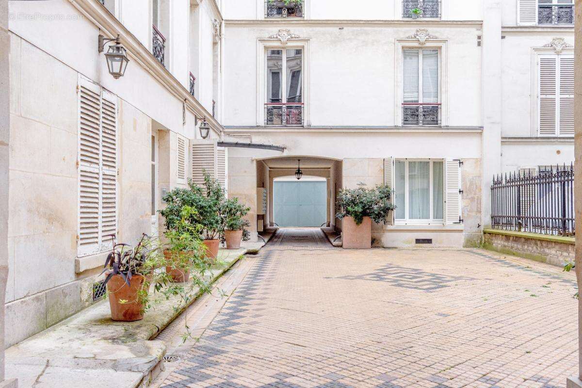 Appartement à PARIS-9E