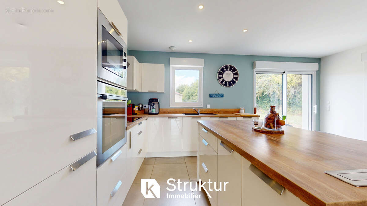 Maison à HOMBOURG-BUDANGE