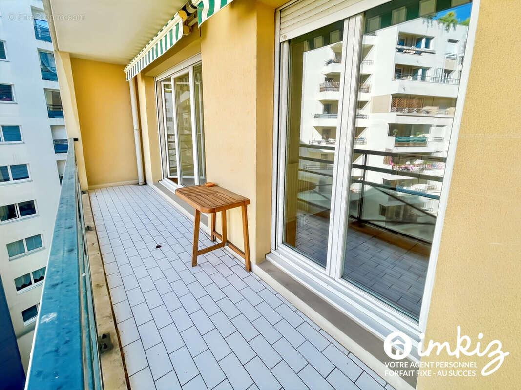 Appartement à COURBEVOIE