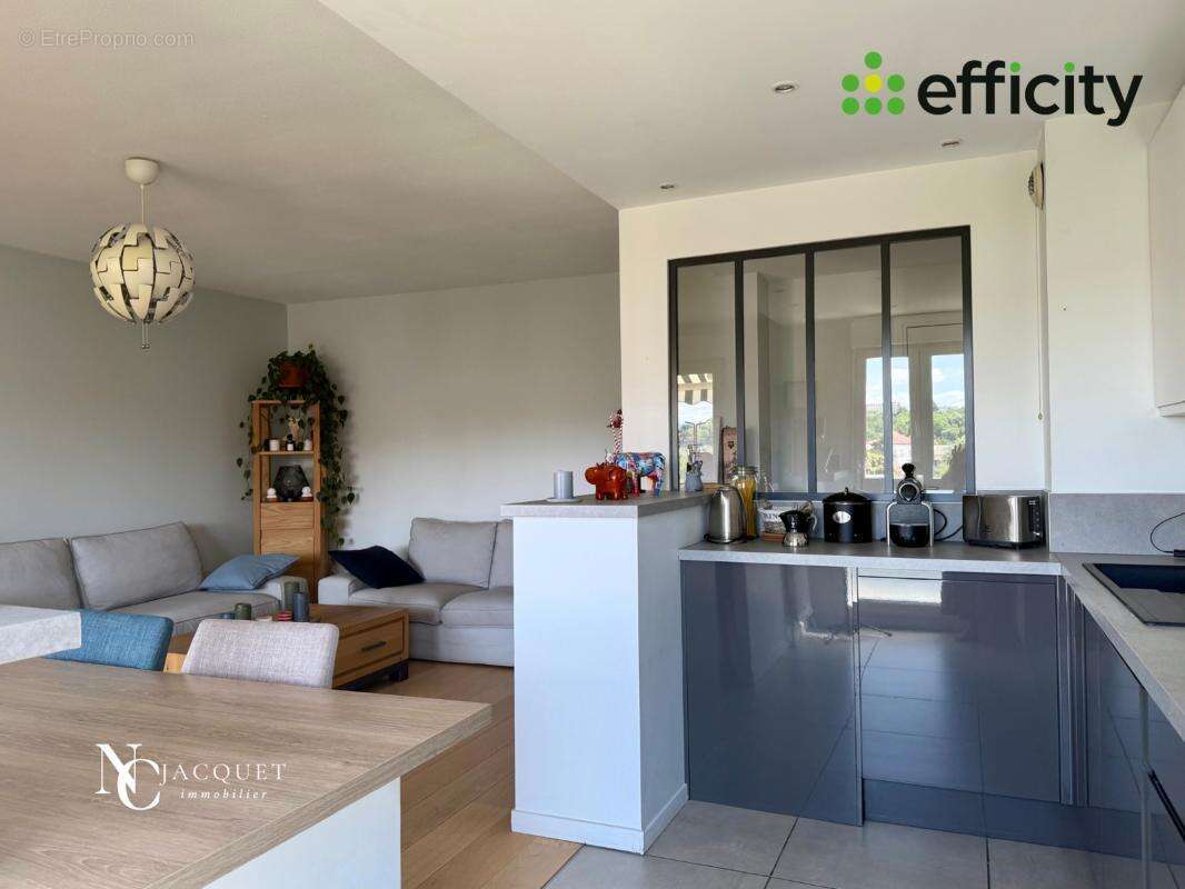 Appartement à LYON-9E
