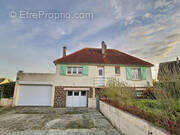 Maison à CONDE-SUR-VIRE