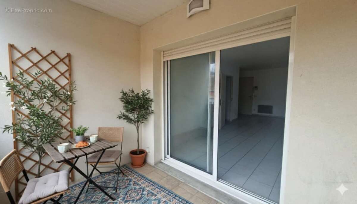 Appartement à MEZE