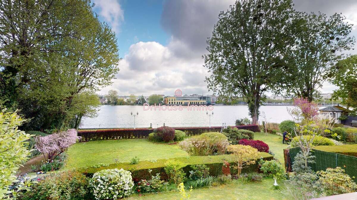 Appartement à ENGHIEN-LES-BAINS