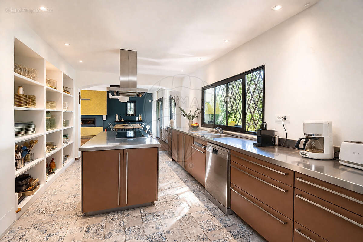 Maison à ROQUEFORT-LES-PINS