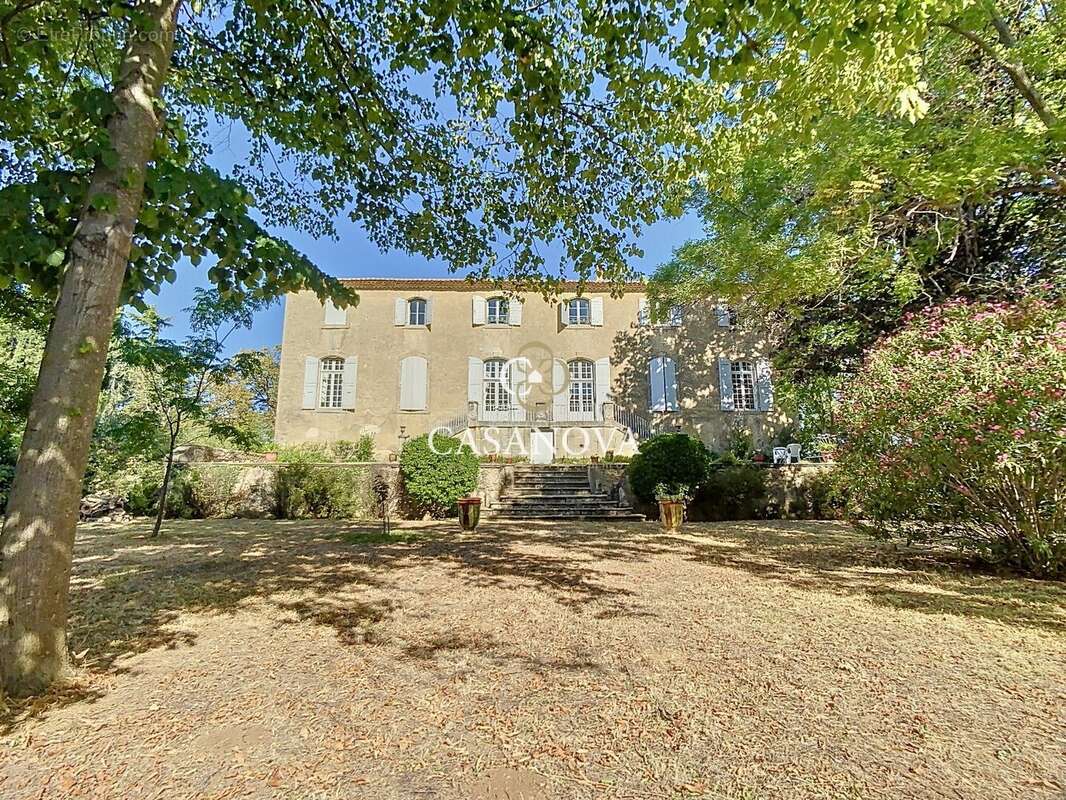 Entre MONTPELLIER & BEZIERS: Le charme de l'ancien et l'histoire d'une Maison de Maître datant de 1779. Habitation de 450 m² sur - photo 9
