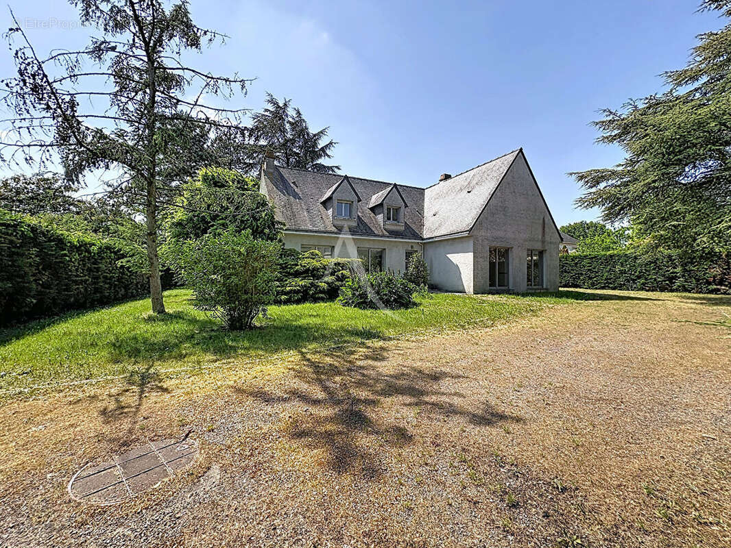 Maison à SAINTE-LUCE-SUR-LOIRE