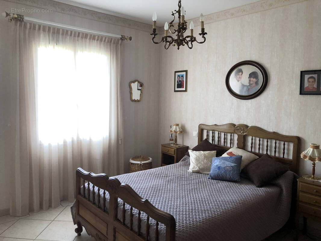 Maison à BARBEZIEUX-SAINT-HILAIRE