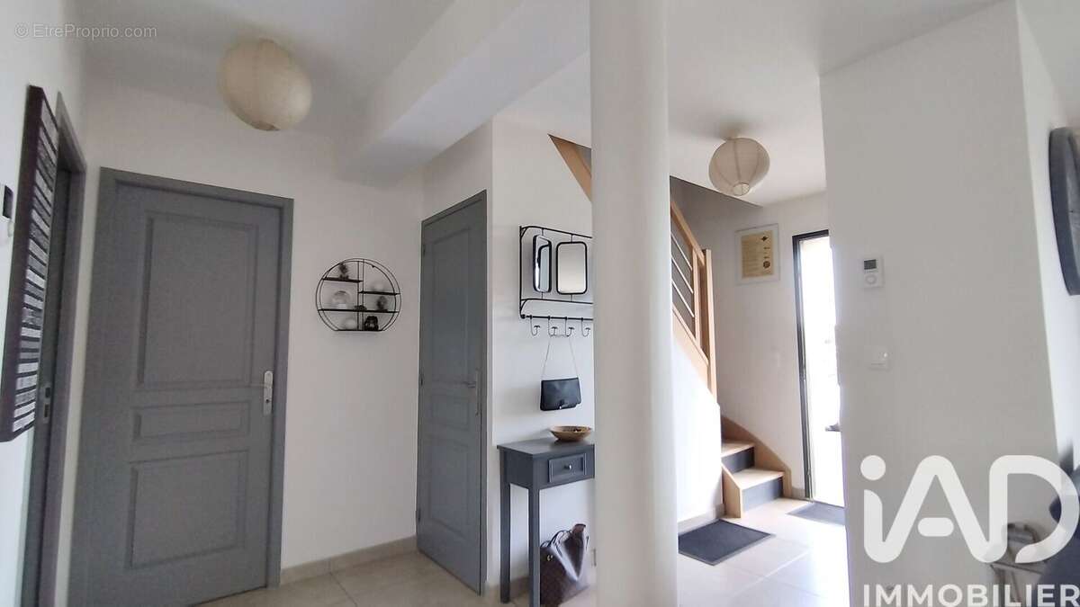 Photo 2 - Maison à MENNEVAL