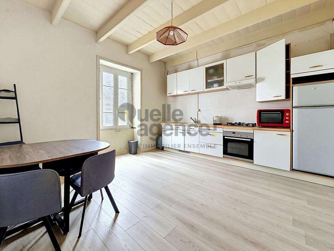 Immeuble 9 pièces de 112 m2 à Sizun - photo 9