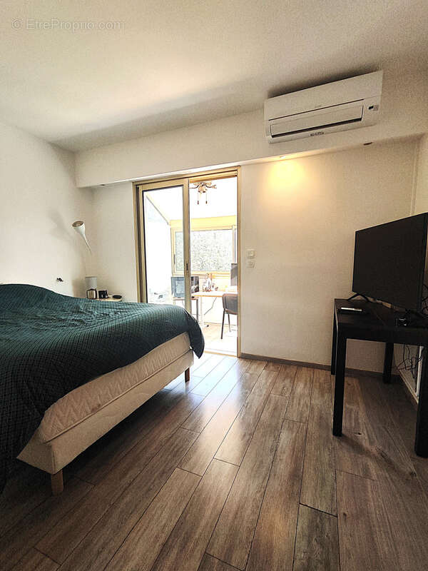 Appartement à MANDELIEU-LA-NAPOULE