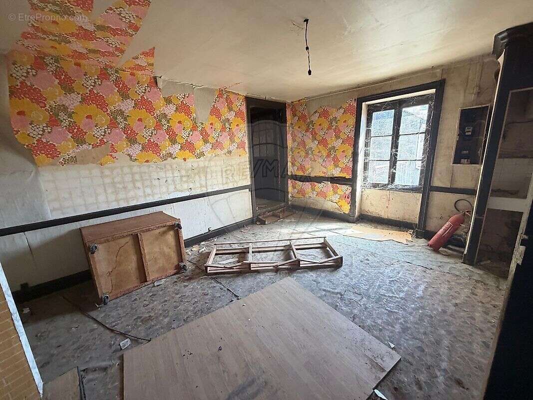 Autre à SAINT-ETIENNE-DES-OULLIERES