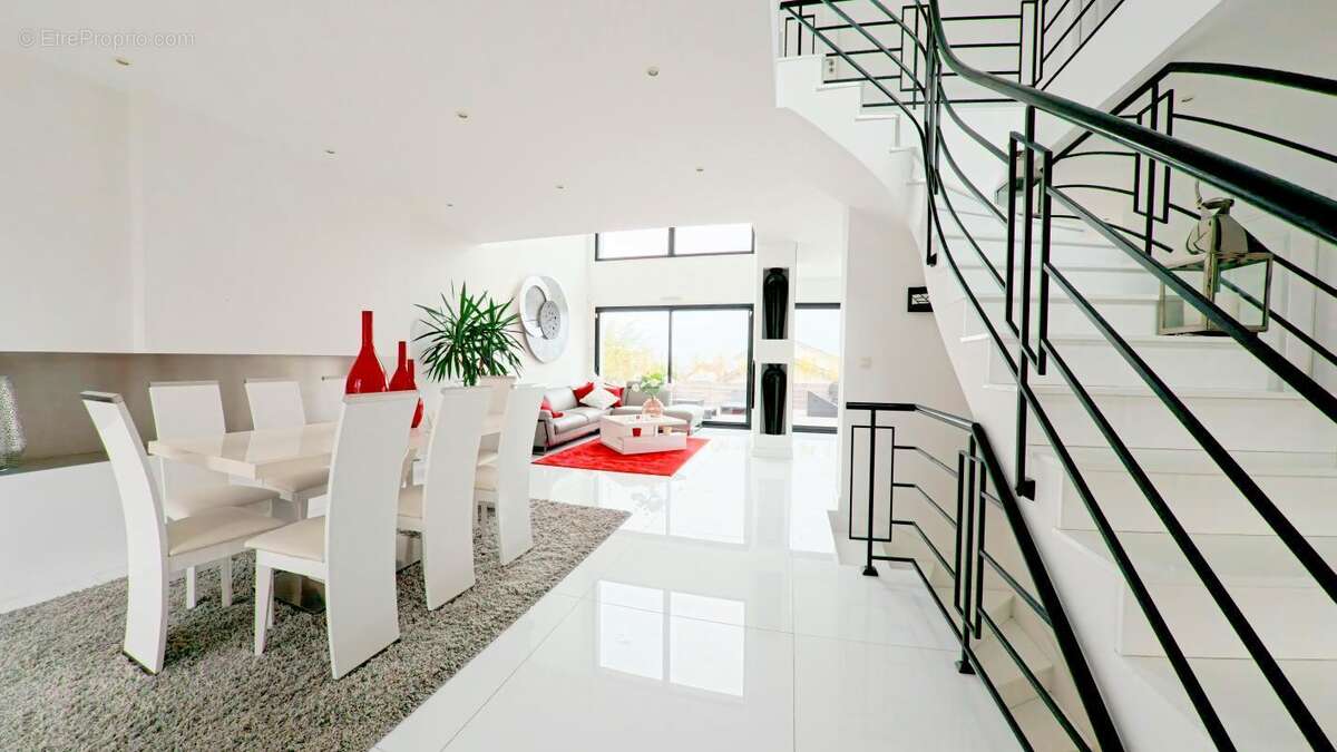 Maison à SAINT-MAUR-DES-FOSSES