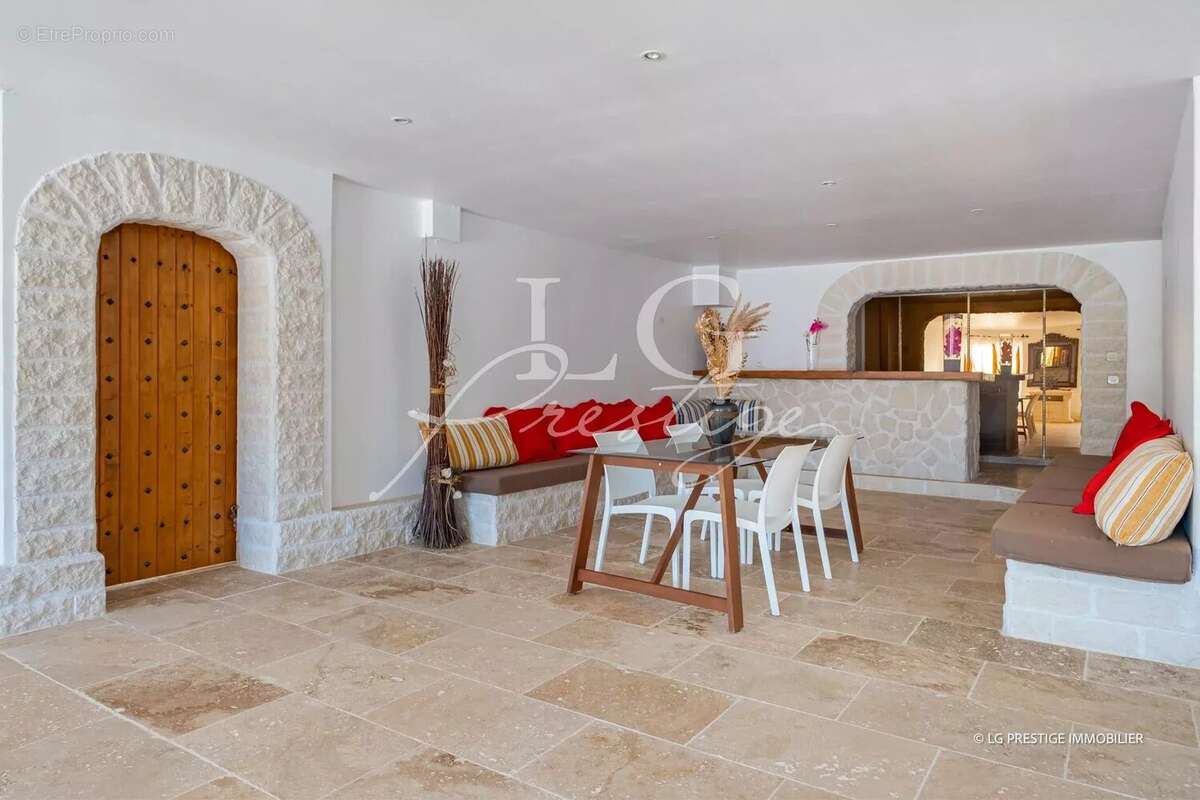 Villa avec Double Entrée – Idéale pour Deux Familles ou Investisseurs - photo 10