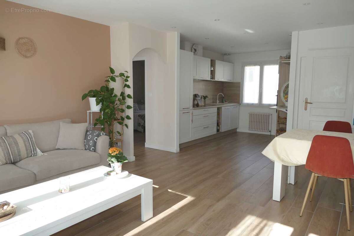 Perpignan sud-est proche Villa F6 rénovée jardin garage - photo 2