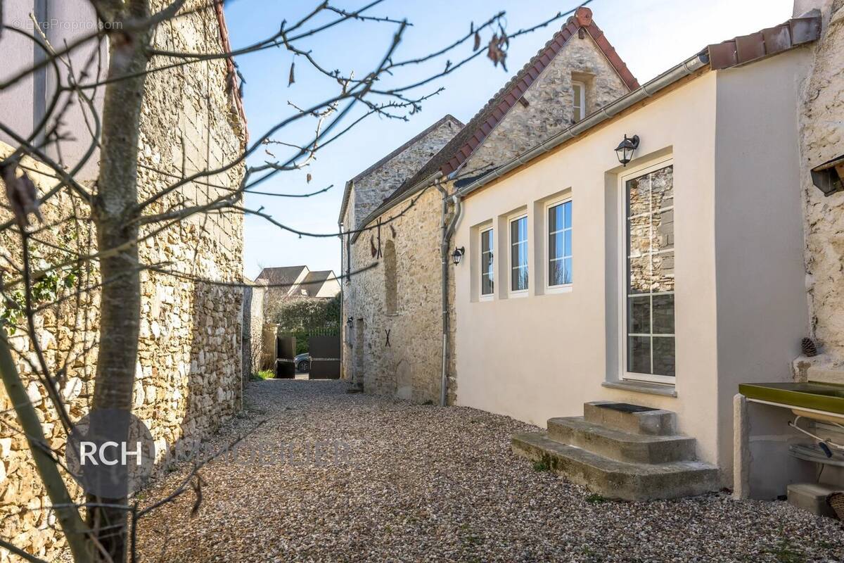 Maison à MONTFORT-L'AMAURY