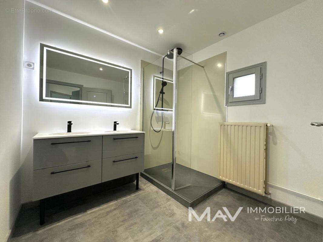 Saint-omer - appartement en triplex renove de 76,60m² - photo 5