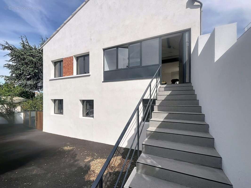 Appartement à VILLENEUVE-LES-AVIGNON