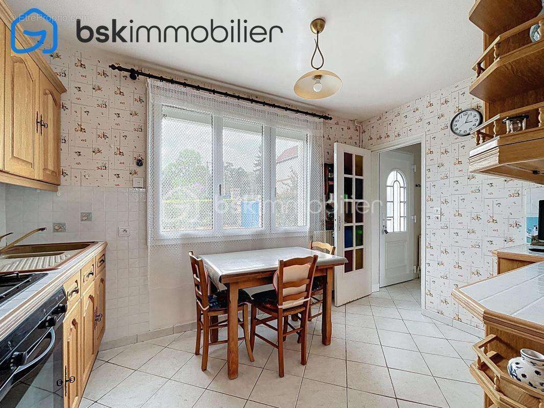 Maison à SAINT-ETIENNE-DU-ROUVRAY