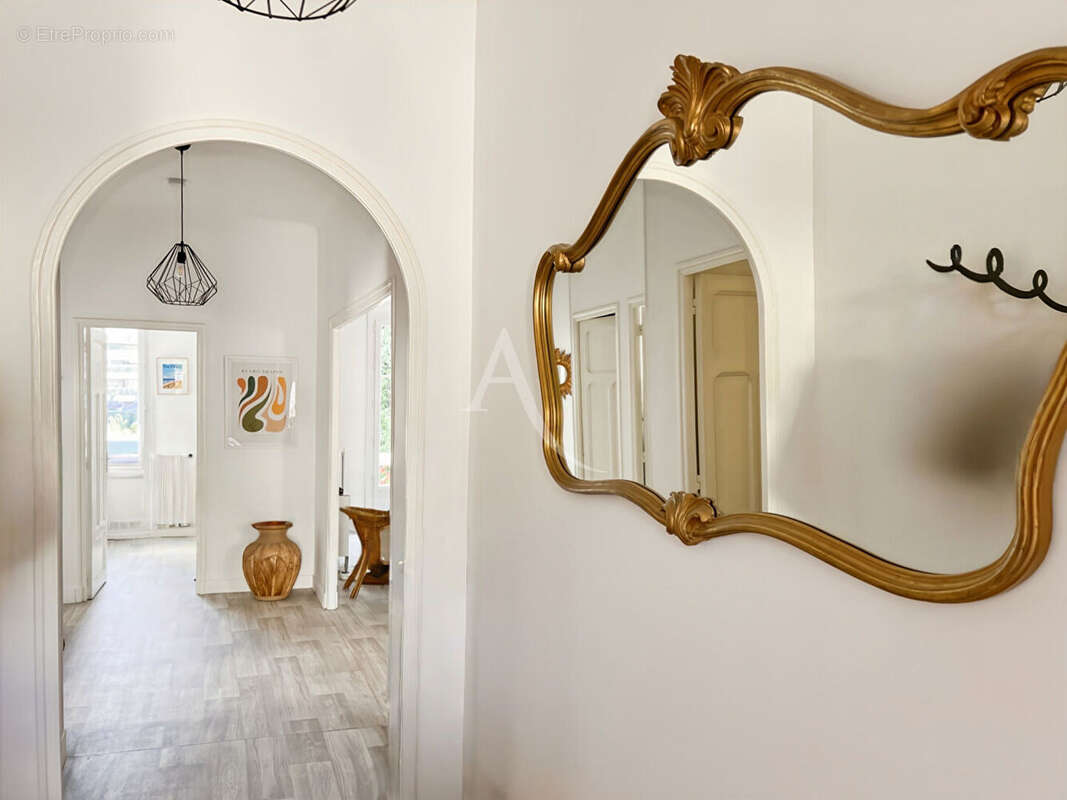 LE CANNET Maison indépendante de caractère avec 2 appartements et jardin - photo 7