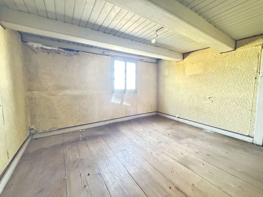 Proche DELLE - MAISON complétement à rénover avec beau potentiel ! - UEBERTSASS (Ref VB3515) - photo 4