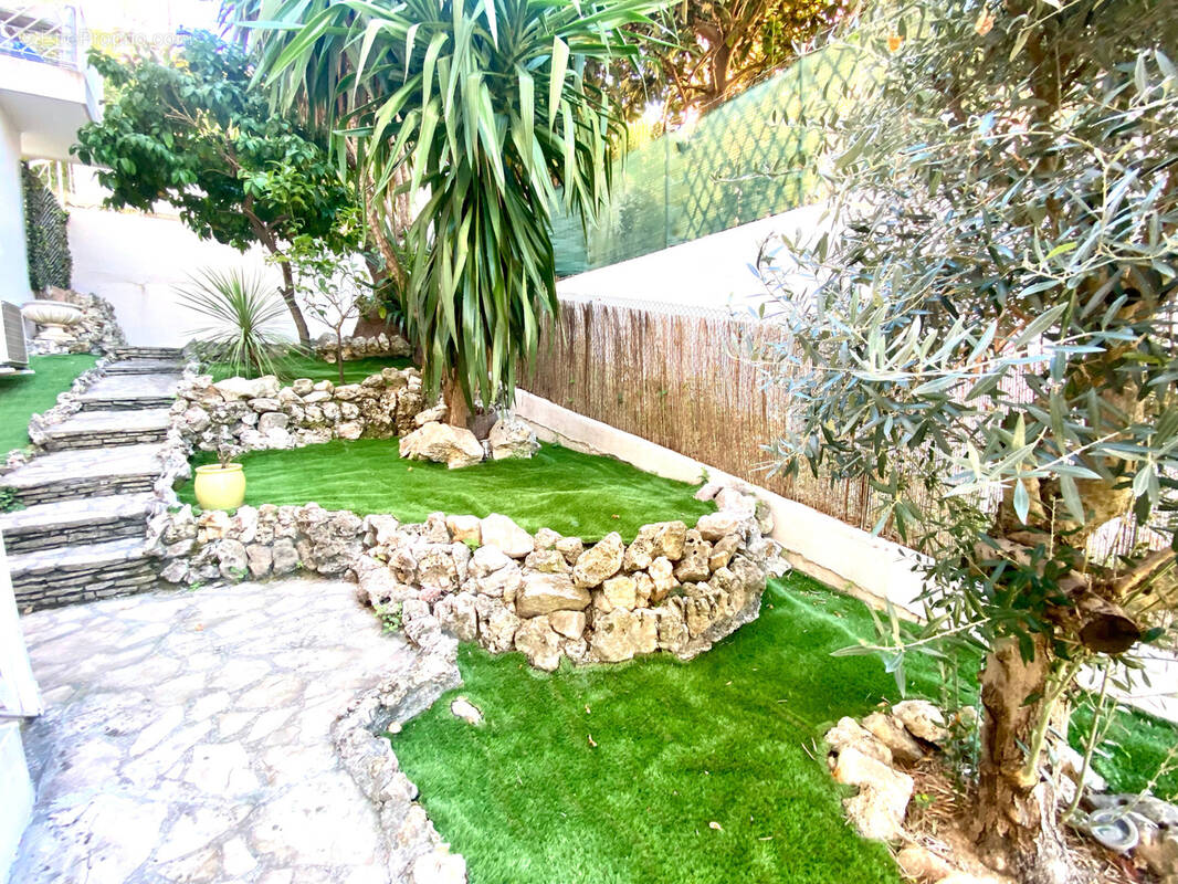 Appartement à LE CANNET