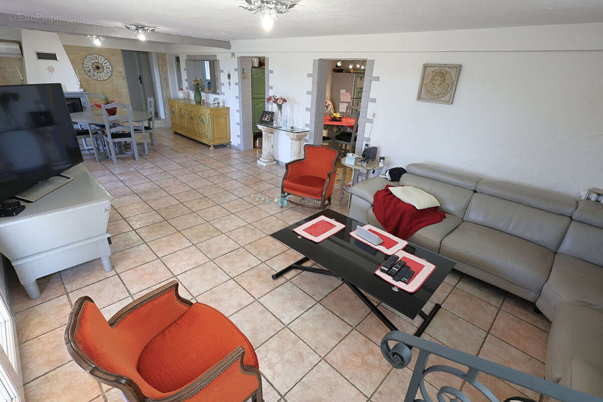 Maison Peymeinade 160 m² avec terrain de 1080 m² - photo 11