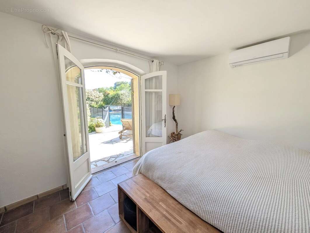 ROQUEFORT LES PINS Maison 5 pièces - 175 m² - Piscine - photo 16
