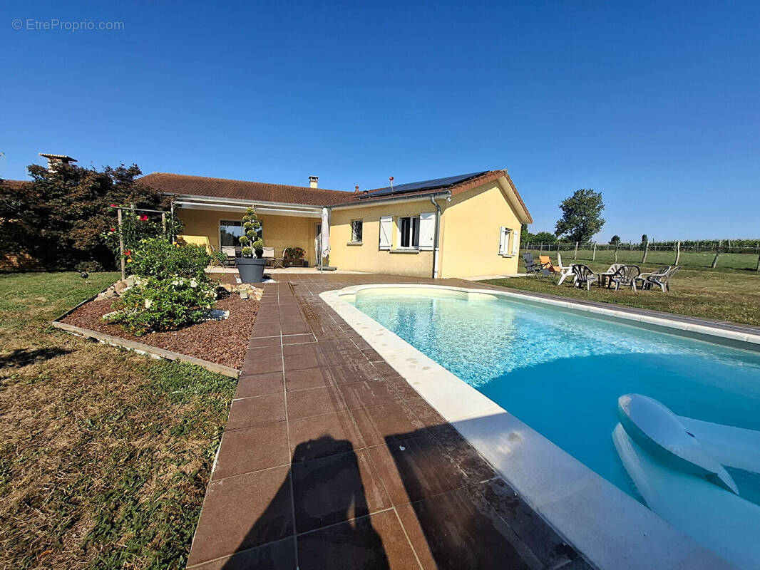 Maison à MONTREVEL-EN-BRESSE