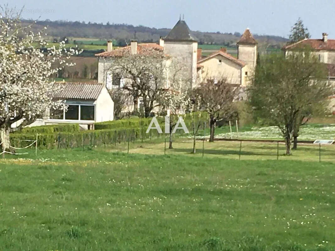 Maison à BARRO